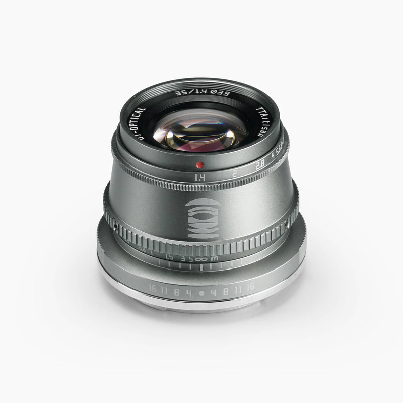 TTArtisan APS-C Trio Titanium Grey Lens Kit, beinhaltet 17 mm f1.4, 35 mm f1.4 und 50 mm f1.2 Objektive